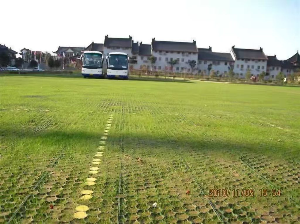 打造堅固綠坪:昆明盤德工程材料有限公司植草格標準化施工指南